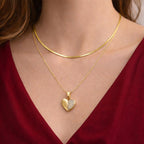 Elegant gold heart pendant necklace