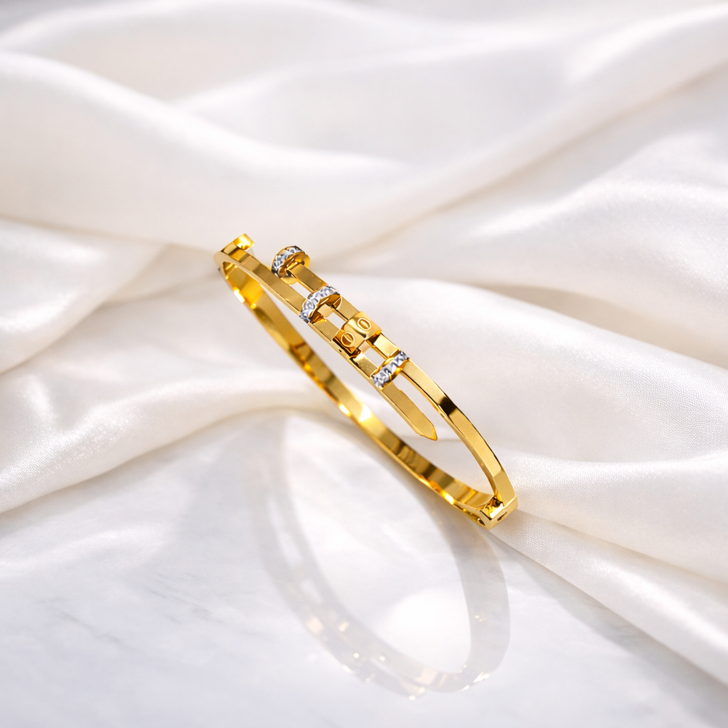 Minimal Nail Style 18k Gold Plated Bracelet with Zircon