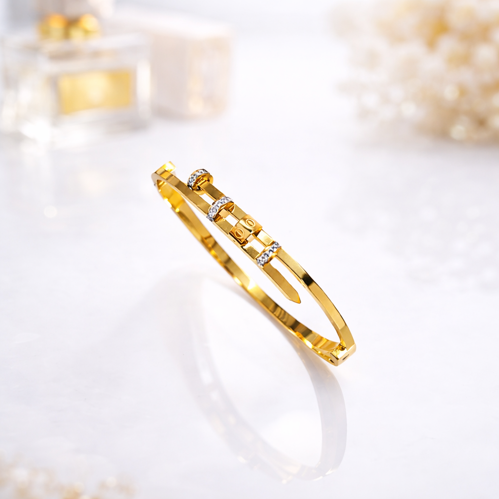Minimal Nail Style 18k Gold Plated Bracelet with Zircon
