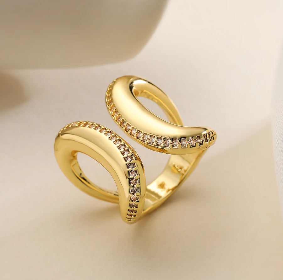 Golden Loop Luxe Anti-Tarnish Statement Ring