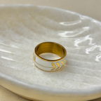 Elegant gold enamel ring