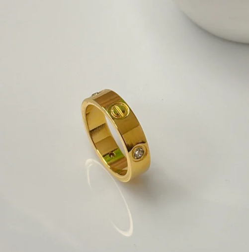 Emperor Clasp Band Ring