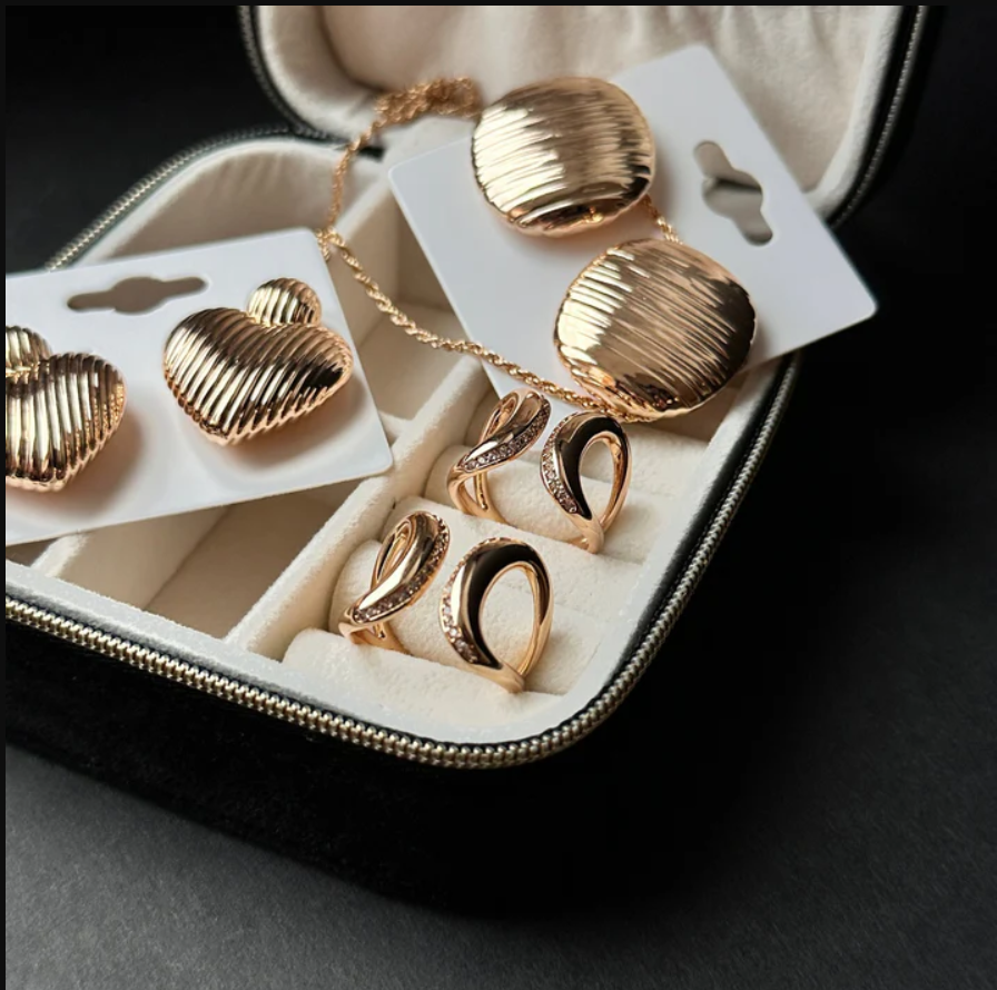 Golden Loop Luxe Anti-Tarnish Statement Ring