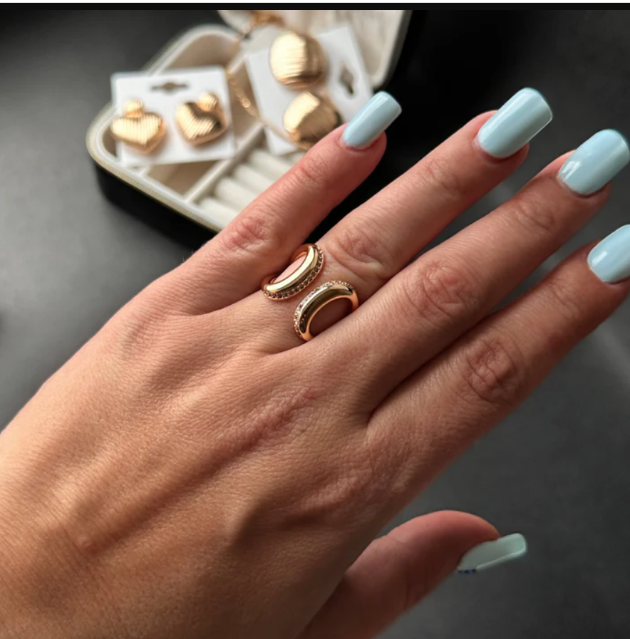 Golden Loop Luxe Anti-Tarnish Statement Ring